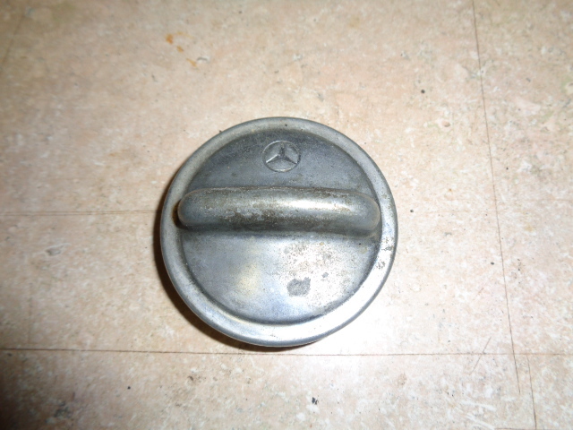 83 Mercedes R107 380SL gas fuel cap