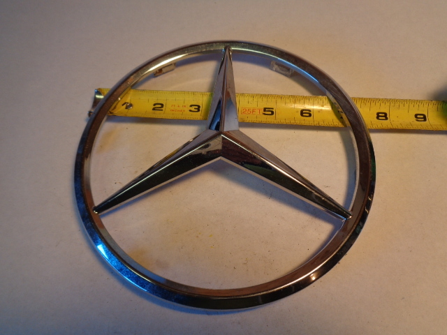 Mercedes X164 W164 GL450 emblem, on front grill 2518880086