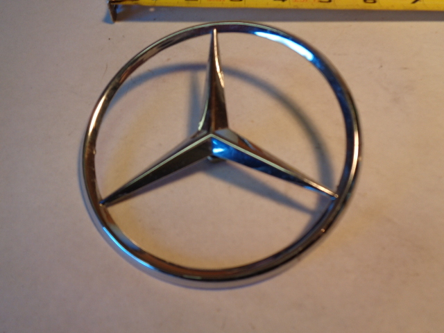1985 Mercedes W126 300SD emblem, on trunk lid, 1267580058 W123