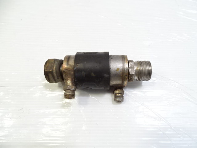 Mercedes R129 300SL valve, fuel cooler tube, 1294760017