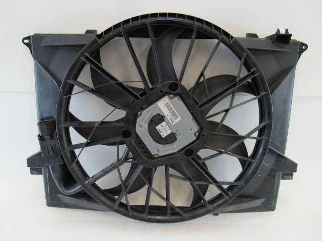 Mercedes R230 SL500 cooling fan w/shroud 1137328108