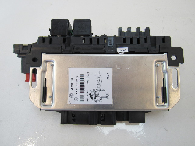 Mercedes R230 SL500 SL55 module, SAM rear 2305454032