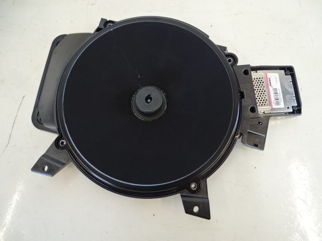 subwoofer auto bose