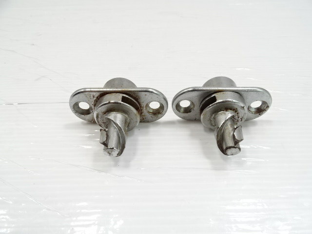 83 Mercedes  R107 380SL latch set, for convertible or hard top lock, front