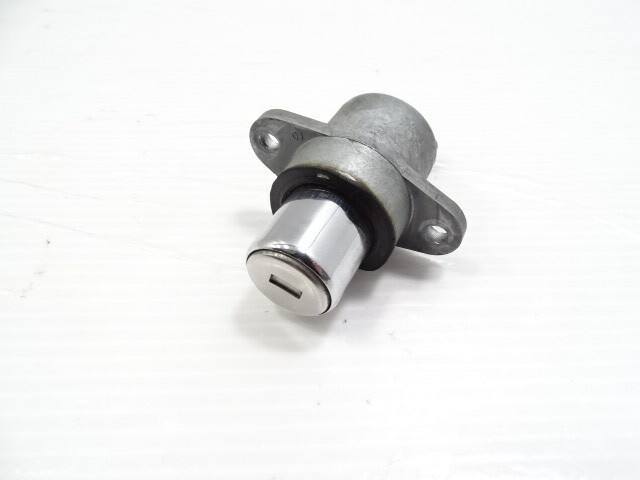 81 Mercedes R107 380SL lock, trunk, no key