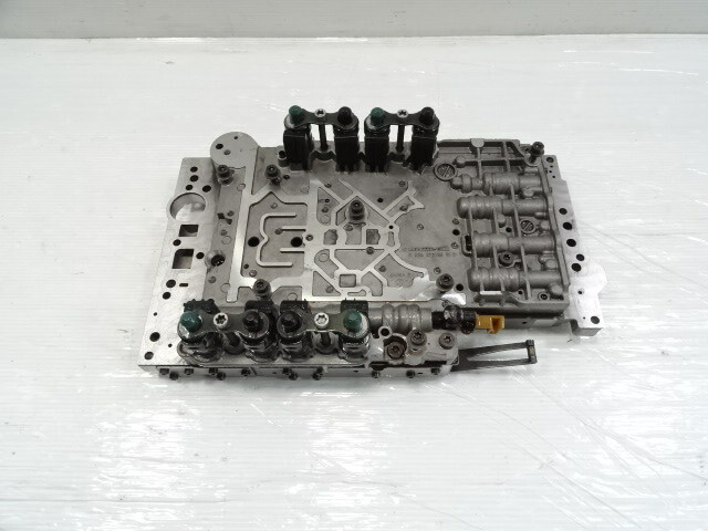 05 Mercedes R230 SL500 valve body with solenoids 722.9 2202701206