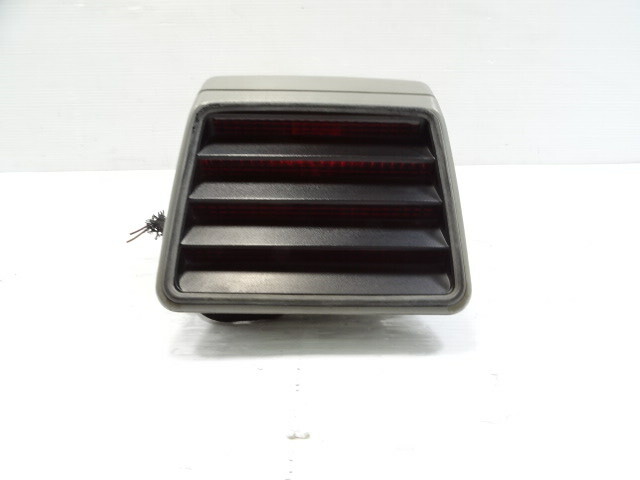 86 Mercedes W126 560SEL lamp, third brake light, gray 0008201609