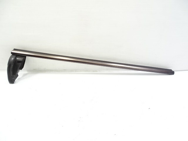 Mercedes R230 SL55 SL500 seal and moulding, right door 2307200224