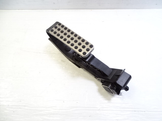 Mercedes R230 SL550 pedal, accelerator gas 2303000604