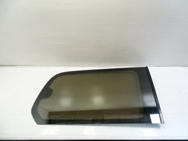 2000 Lexus LX470 glass, quarter, right 62710-60813