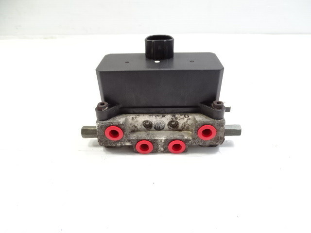 2000 Lexus LX470 valve, suspension height 48940-60010