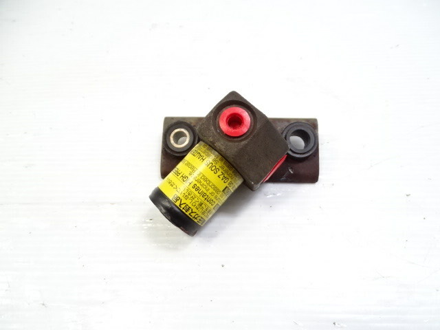2000 Lexus LX470 accumulator, suspension, height pressure hose connector, 48980-60021