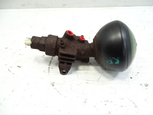 2000 Lexus LX470 accumulator, suspension, right rear 49051-60020