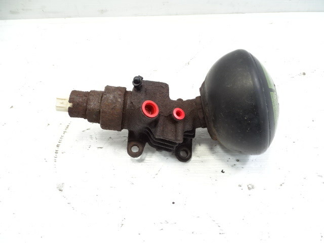 2000 Lexus LX470 accumulator, suspension, left front 49042-60020