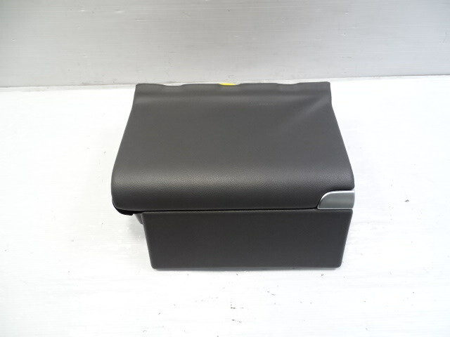 03 Mercedes R230 SL500 storage compartment, right rear 2308100841 dark gray
