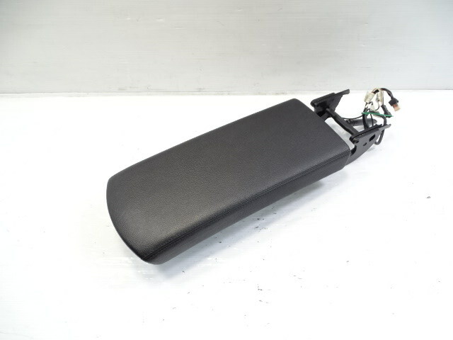 03 Mercedes R230 SL500 armrest, center console lid, black, 2306805039