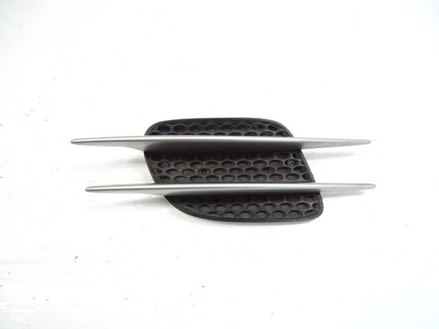03 Mercedes R230 SL500 grill, fender, left 2306900136