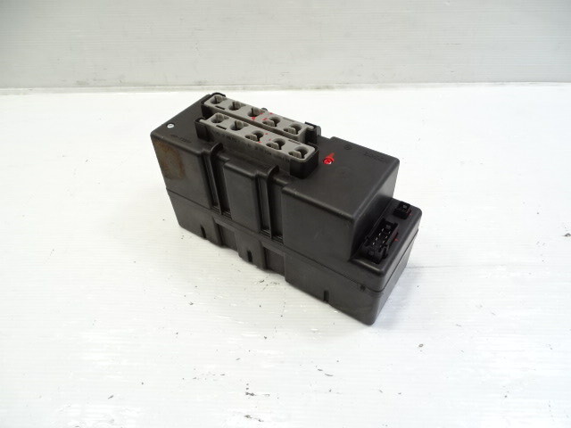 03 Mercedes R230 SL500 vacuum pump, central locking 2308000648