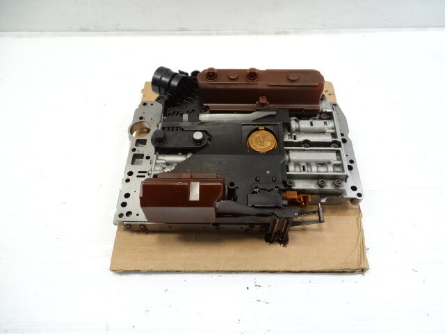 03 Mercedes R230 SL500 valve body with solenoids 722.6 2112770101