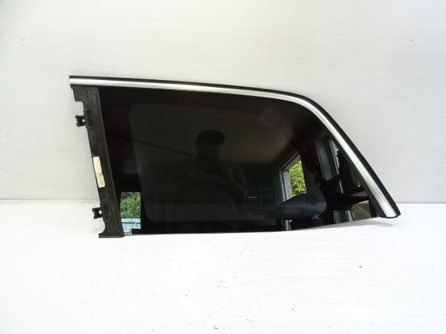13 Mercedes X166 GL450 glass, quarter window, left 1666706400