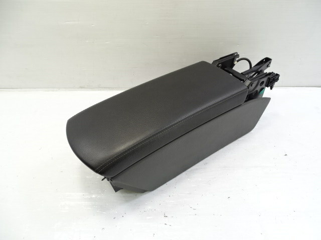05 Mercedes R230 SL55 center console armrest storage 2306800050 black/gray