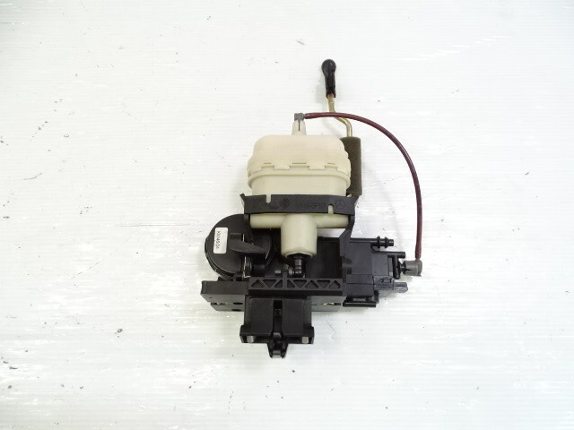 05 Mercedes R230 SL55 actuator, trunk lid lock latch 2307500185 FOR PARTS