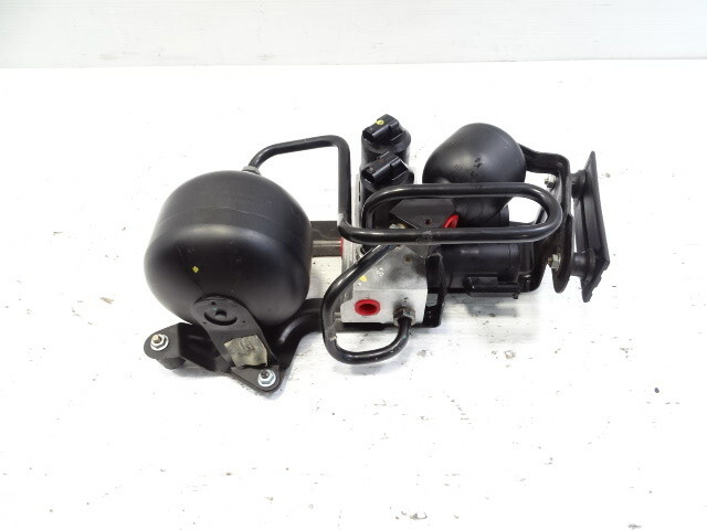 05 Mercedes R230 SL55 valve block, ABC suspension, rear 2203200358