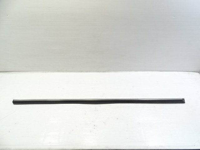 85 Mercedes R107 380SL trim, exterior, door moulding, right