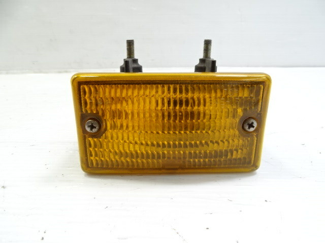 85 Mercedes R107 380SL lamp, turn signal light, left / right, front 1078200420, 1078200320
