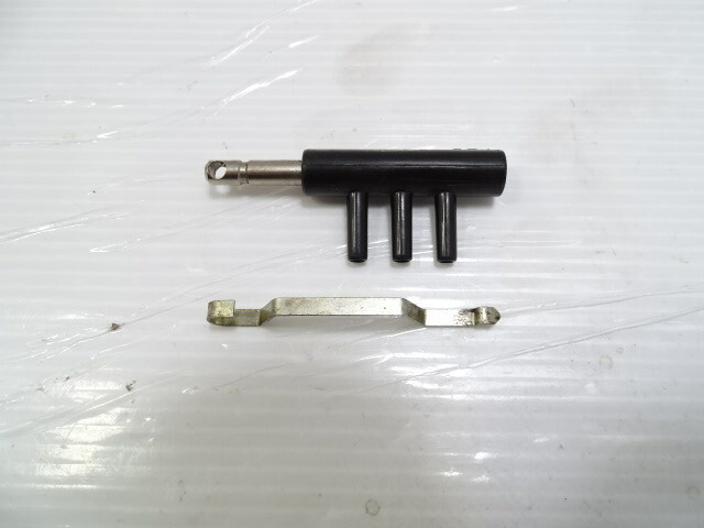 85 Mercedes R107 380SL lock actuator,  master door vacuum element 1168000473