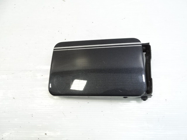 85 Mercedes R107 380SL gas fuel door lid