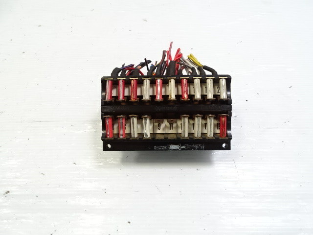 85 Mercedes R107 380SL fuse box 1075400450