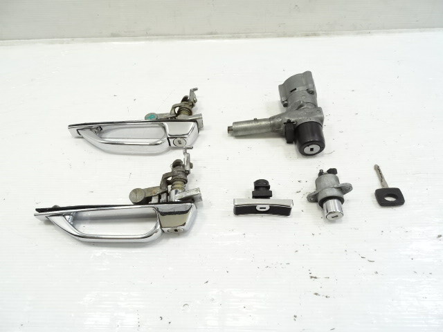 85 Mercedes R107 380SL lock set, with key, door handles, trunk lid, glove box