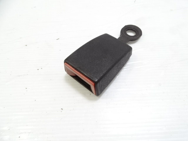 85 Mercedes R107 380SL seat belt buckle, clip receiver, right 1078603269