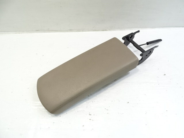03 Mercedes R230 SL500 armrest, center console lid, beige