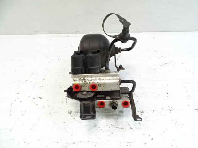 03 Mercedes R230 SL500 valve block, ABC suspension, front 2203200358