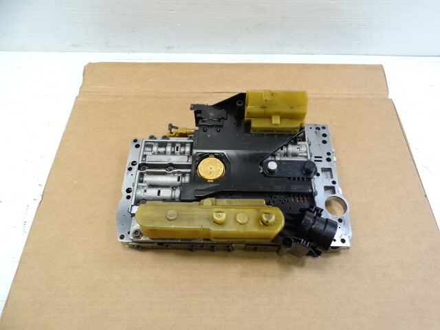 03 Mercedes R230 SL500 valve body with solenoids 722.6 2112770101