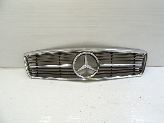 83 Mercedes 380SL grille, front