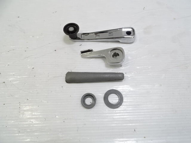 83 Mercedes 380SL handle, hard top / soft top release, gray