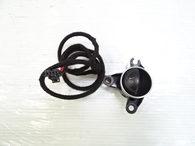 04 Mercedes R230 SL500 switch, trunk release 2308308310