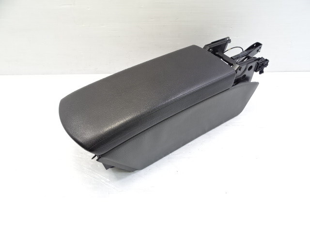 04 Mercedes R230 SL500 center console armrest storage 2306800050 black/gray