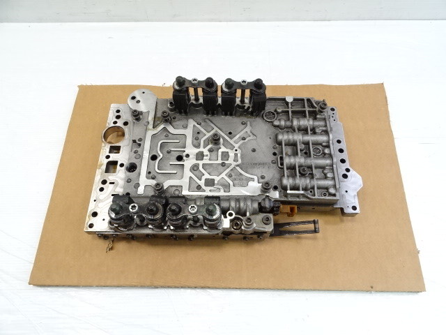 04 Mercedes R230 SL500 valve body with solenoids 722.9 2202770801
