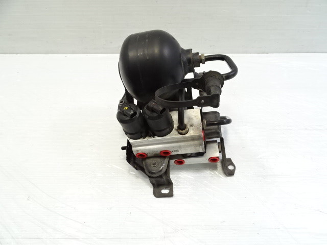 04 Mercedes R230 SL500 valve block, ABC suspension, front 2203200358