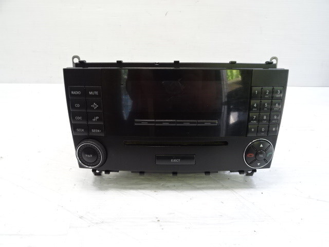 05 Mercedes W209 CLK55 command center, radio, 2098700589