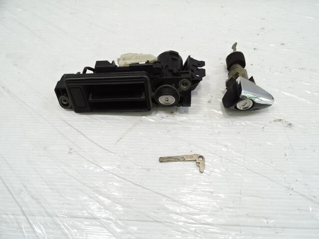 05 Mercedes W209 CLK55 lock set, trunk, left front door, w /key, 2037500793