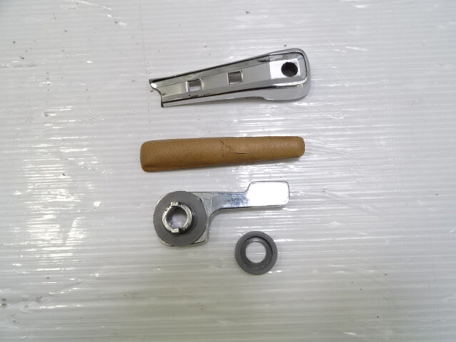 83 Mercedes R107 380SL handle, hard top / soft top release, palomino