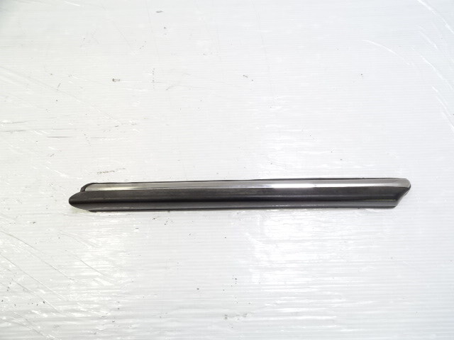 83 Mercedes R107 380SL trim, exterior, fender moulding, right