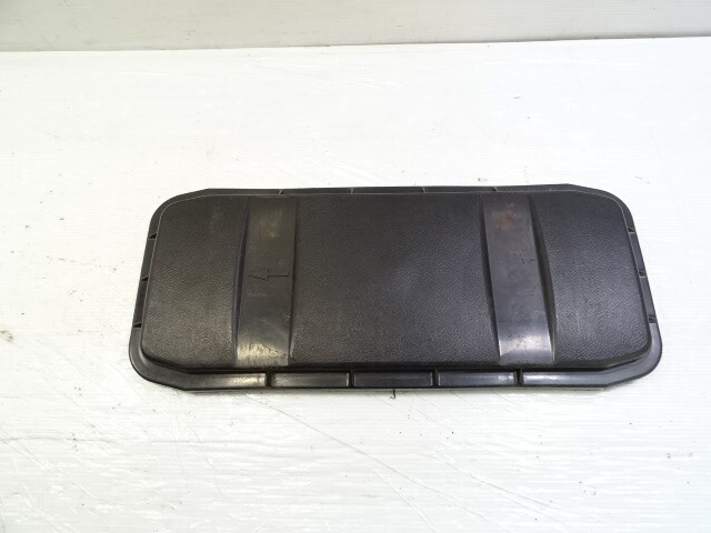 83 Mercedes R107 380SL battery cover lid 1078430105