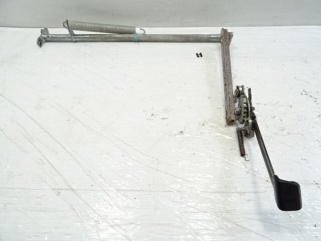 83 Mercedes R107 380SL seat height adjustment rail / handle, left