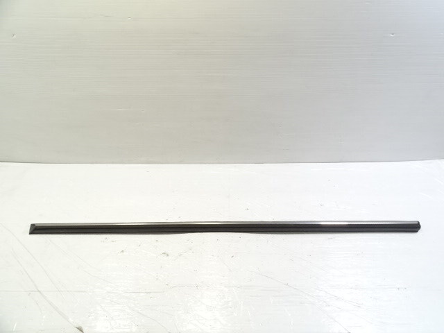 83 Mercedes R107 380SL trim, exterior, door moulding, left